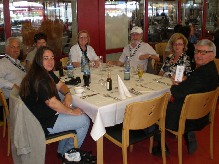 Speyer_240508_052C_Switzerland table Sinsheim.JPG - Lunch im Tupolev-Saal